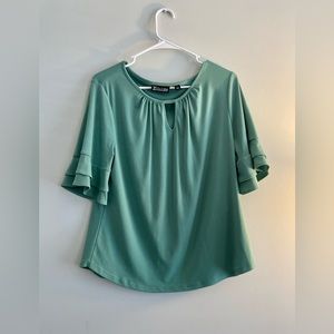 7th avenue,  NY&C green woman’s work causal top